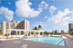 Renovated Hawaiian Monarch Mauka Studio