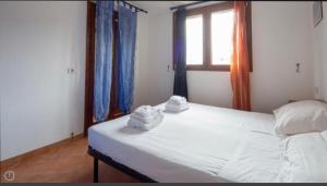 AIRPORT-TAXI-POOL-MARINA-AiR COND-WI FI-WASH MACHiNE-PARKING