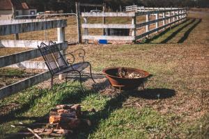 Cooranbong Farm Stay-7 Bedrooms Cottage with Pool and Tennis Court