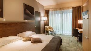 Standard Double or Twin Room with Forest View (2 Adults + 1 Child) room in Terme Olimia - Hotel Sotelia