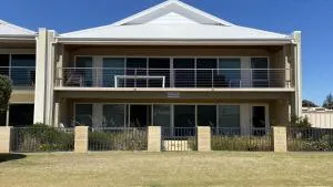 The Beach House - Leeman