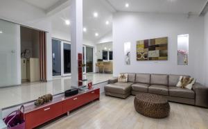 Villa Martinis, Rogoznica, private heated pool