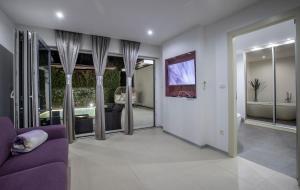 Villa Martinis, Rogoznica, private heated pool