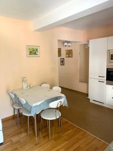 Sunny Apartment Petrovac