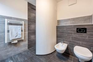 Alpen Living - 2 Stock