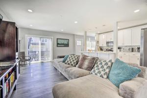 Long Branch Getaway Grill, 1 Block to Beach!