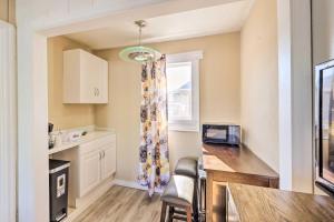 Quaint Dtwn La Grande Studio about 1 Mi to EOU!