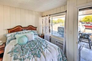 Quaint Dtwn La Grande Studio about 1 Mi to EOU!