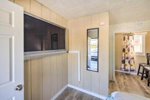 Quaint Dtwn La Grande Studio about 1 Mi to EOU!