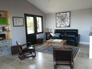 Maisons de vacances Villa Ile de Re avec acces mer du jardin : Maison 2 Chambres
