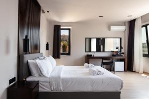 Deluxe Suite room in Athens Tower Hotel by Palladian Hotels