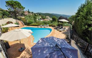 Maisons de vacances Awesome Home In Les Adrets D Lestrel With 5 Bedrooms, Wifi And Outdoor Swimming Pool : photos des chambres