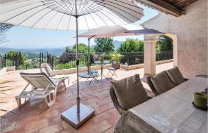 Maisons de vacances Awesome Home In Les Adrets D Lestrel With 5 Bedrooms, Wifi And Outdoor Swimming Pool : photos des chambres