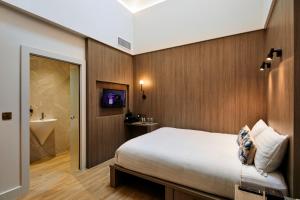 Deluxe Double Room room in Handel's Hotel