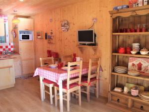 Charmant studio à Vars Les Claux, proche commodités et pistes, balcon en rez-de-chaussée - FR-1-330B-130