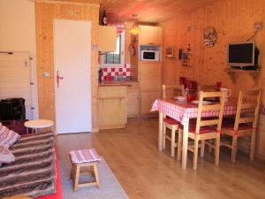 Charmant studio à Vars Les Claux, proche commodités et pistes, balcon en rez-de-chaussée - FR-1-330B-130