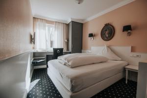 Budget Double Room room in Hotel am Rathaus - Hotel Reblaus