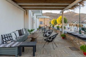 Uno Beachfront Suite