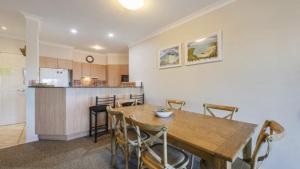 Breakers 2 - 6, 18 - 20 Pacific Parade