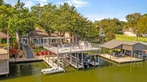 Waterfront House with Amazing Outdoor Oasis Boat Slip and Pet Friendly - Buchanan Dam