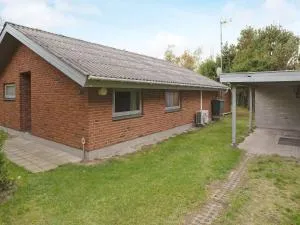 Two-Bedroom Holiday home in Væggerløse 25 - 博托比