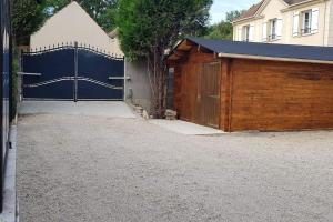 Nalan Johannisien, Maison piscine chauffée-Spa, Paris CDG-Disney