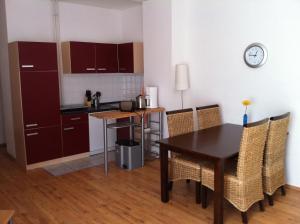 Two-Bedroom Apartment room in Apartments City Room Berlin