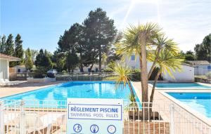 Maisons de vacances Nice home in Dolus-dOlron with Outdoor swimming pool, Sauna and 2 Bedrooms : photos des chambres