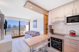 Wood Summer 2B WParking, Wifi & View.