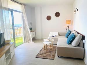 PARADISE HOLIDAYS 2 BEDROOMS APARTMENT & SEA VIEW, Los Cristianos, Tenerife