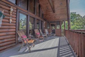 Smoke Rise Lodge · Lake Front, Luxury Cabin, Hot Tub,