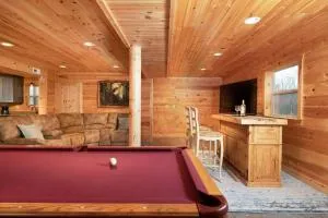 Smoke Rise Barn · Great Lake Front, Large Dock, 4bdrm, Pool Table - 丹德里奇 Smoke Rise Barn · Great Lake Front, Large Dock, 4bdrm, Pool Table - 丹德里奇