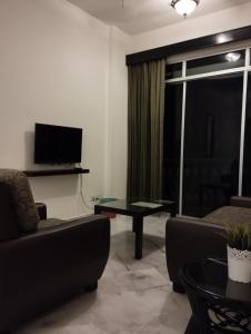 GloRy BeAch ResOrt private apartment