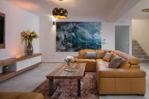 Malibu Eclipse - Luxury villa with pool & spa