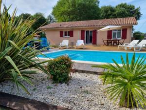 Villas La Cabane au Carbet Piscine chauffee au calme dans la nature : photos des chambres