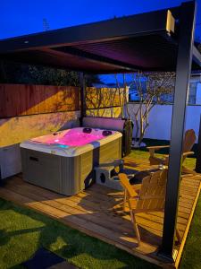 Villas Magnifique grange avec spa / love room : Villa 2 Chambres