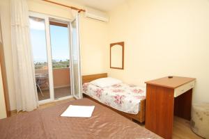 Apartments with a parking space Mlini, Dubrovnik - 8995