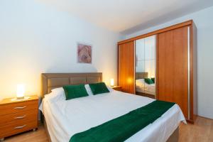 Apartments by the sea Mandre, Pag - 4093