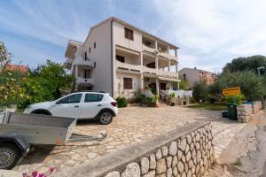 Apartments by the sea Mandre, Pag - 3084 