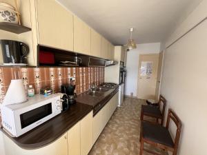 Appartement 2 chambres, centre Les Sables-dOlonne, balcon, Wifi - FR-1-197-143