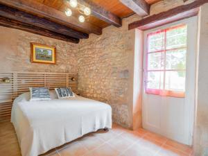 Maisons de vacances Gite Azerat, 3 pieces, 4 personnes - FR-1-616-161 : photos des chambres