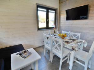 Comfortable holiday houses with air conditioning close to the sea, Sianozety