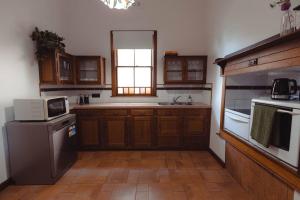 Classic comfort, walk to the CBD