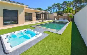 Stunning Home In Mornas - 塞兹河畔巴尼奥勒