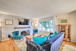 Spacious Kent Getaway with Yard, Deck and Grill!