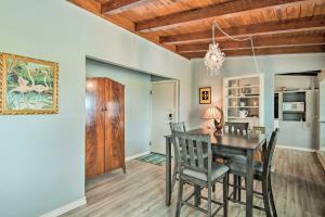 Walk to Bay Mermaid Hideaway Apt with Patio