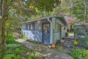 Guest Cottage on 1 Acre 20 Mins to Asheville!