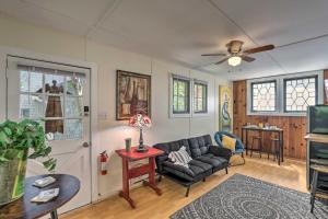 Guest Cottage on 1 Acre 20 Mins to Asheville!