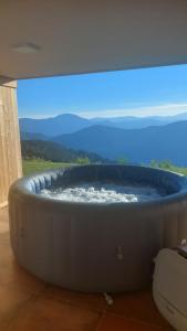 Studio 1111 with Sauna & Hot Tub