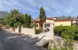 3 Bedroom Lovely Home In Camaiore